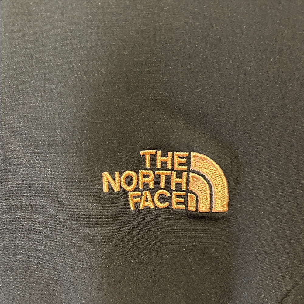The North Face Women’s Windwall Black Hooded Softshell Jacket Gold logo - Picture 5 of 13